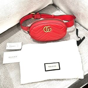 GUCCI GG MARMONT MATELASSÉ BELT BAG-RED NWT